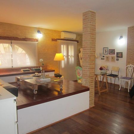 شقة Living Valencia Studio Serranos الغرفة الصورة