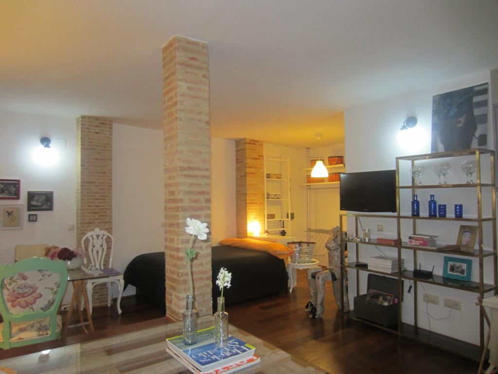 شقة Living Valencia Studio Serranos الغرفة الصورة