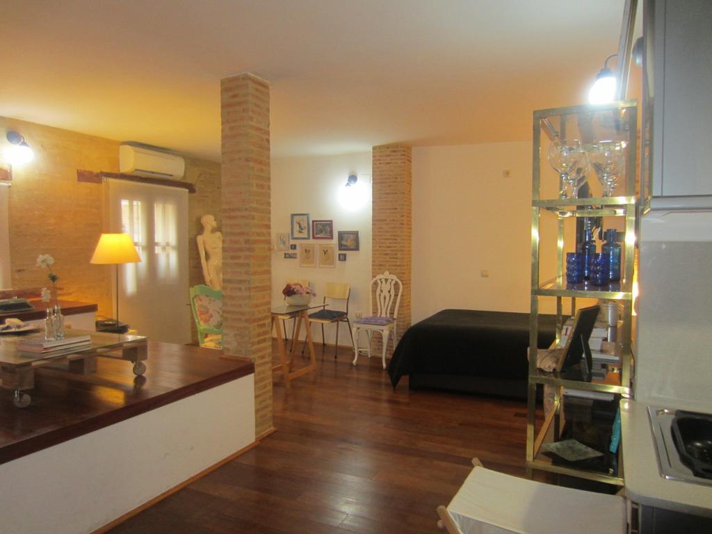 شقة Living Valencia Studio Serranos الغرفة الصورة