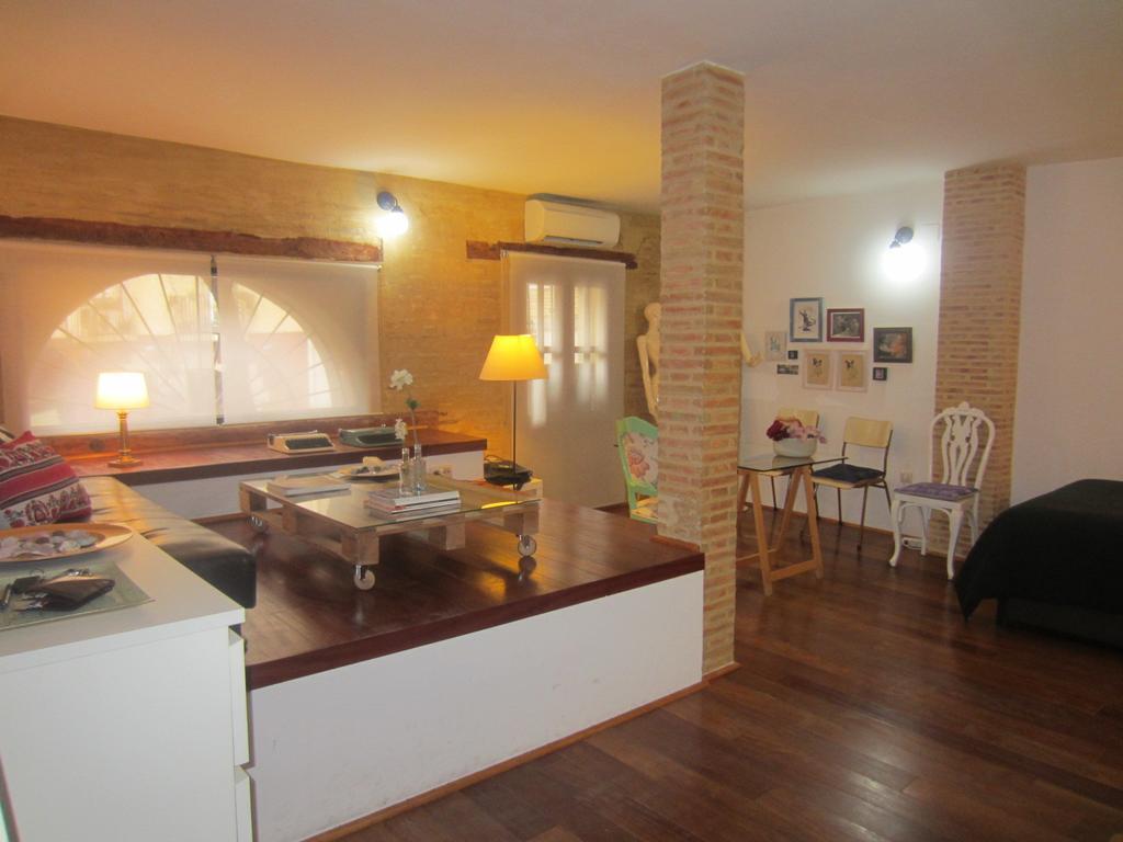 شقة Living Valencia Studio Serranos الغرفة الصورة